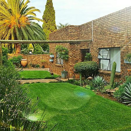 Midrand Guesthouse - Tasa Экстерьер фото
