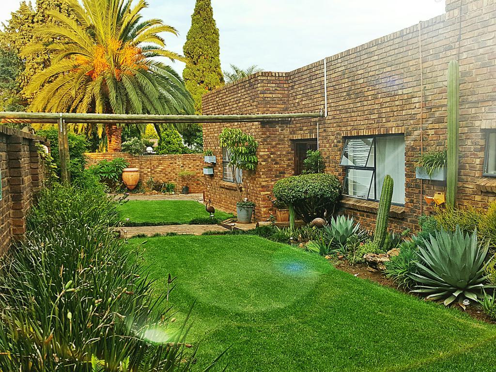 Midrand Guesthouse - Tasa Экстерьер фото