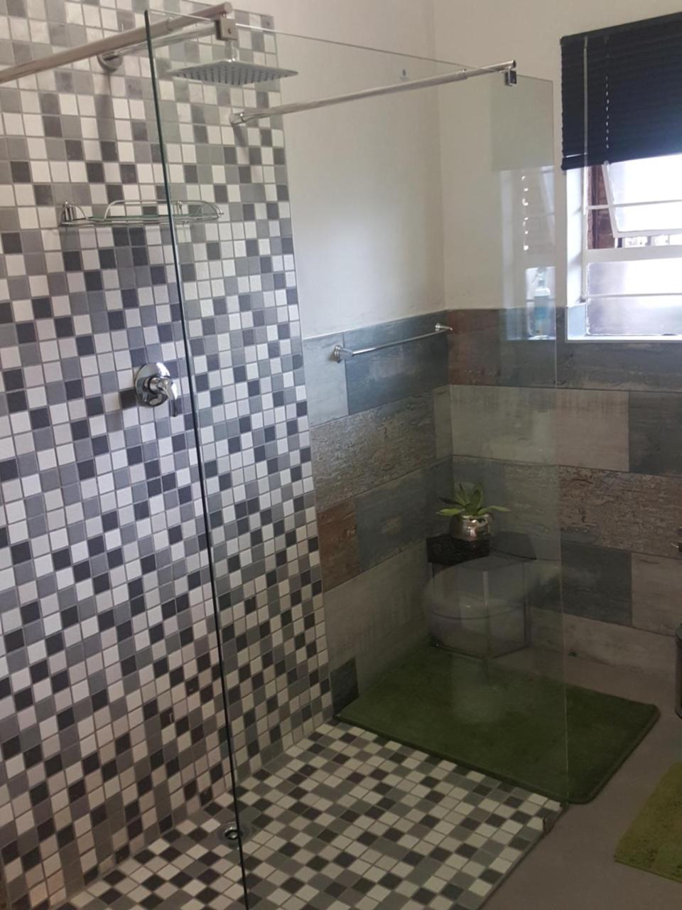Midrand Guesthouse - Tasa Экстерьер фото