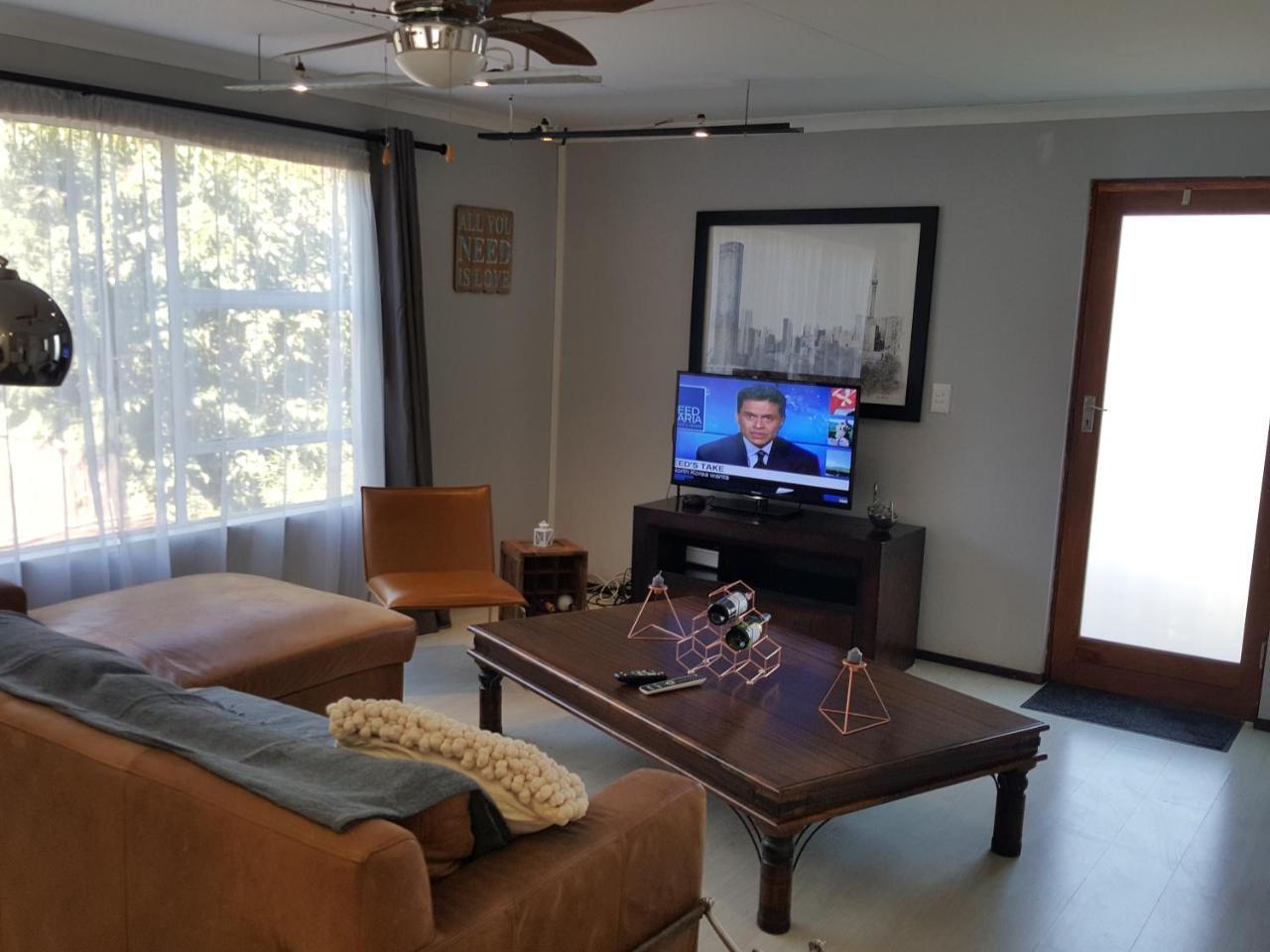 Midrand Guesthouse - Tasa Экстерьер фото
